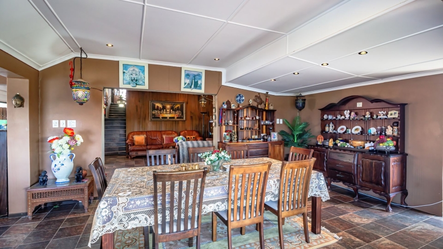 4 Bedroom Property for Sale in Bonza Bay Eastern Cape